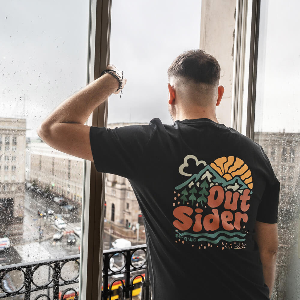 <b>Outsider - Koszulka</b> <br>  Czarny [Unisex]
