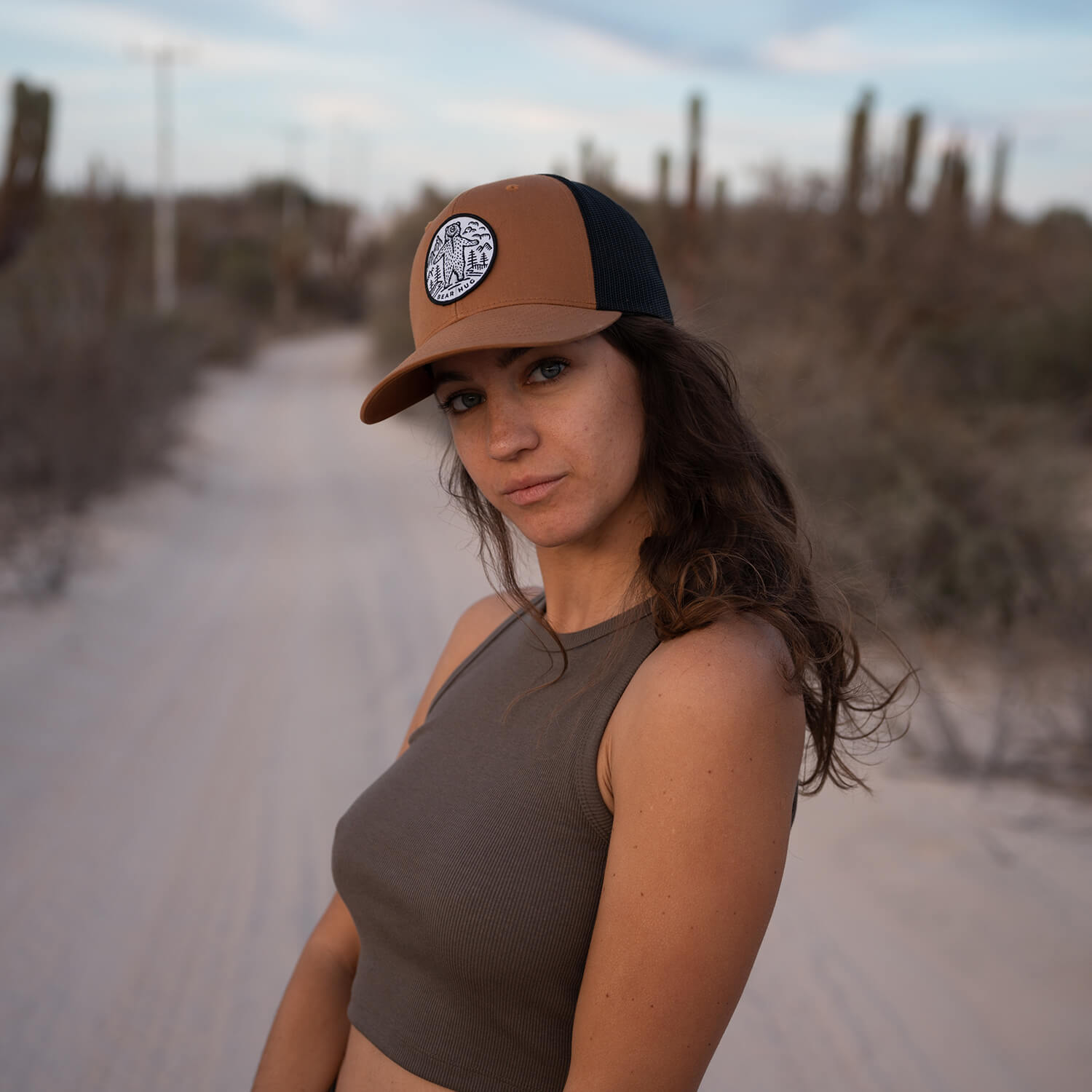 Bear Hug - Czapka | Carmel [Trucker]
